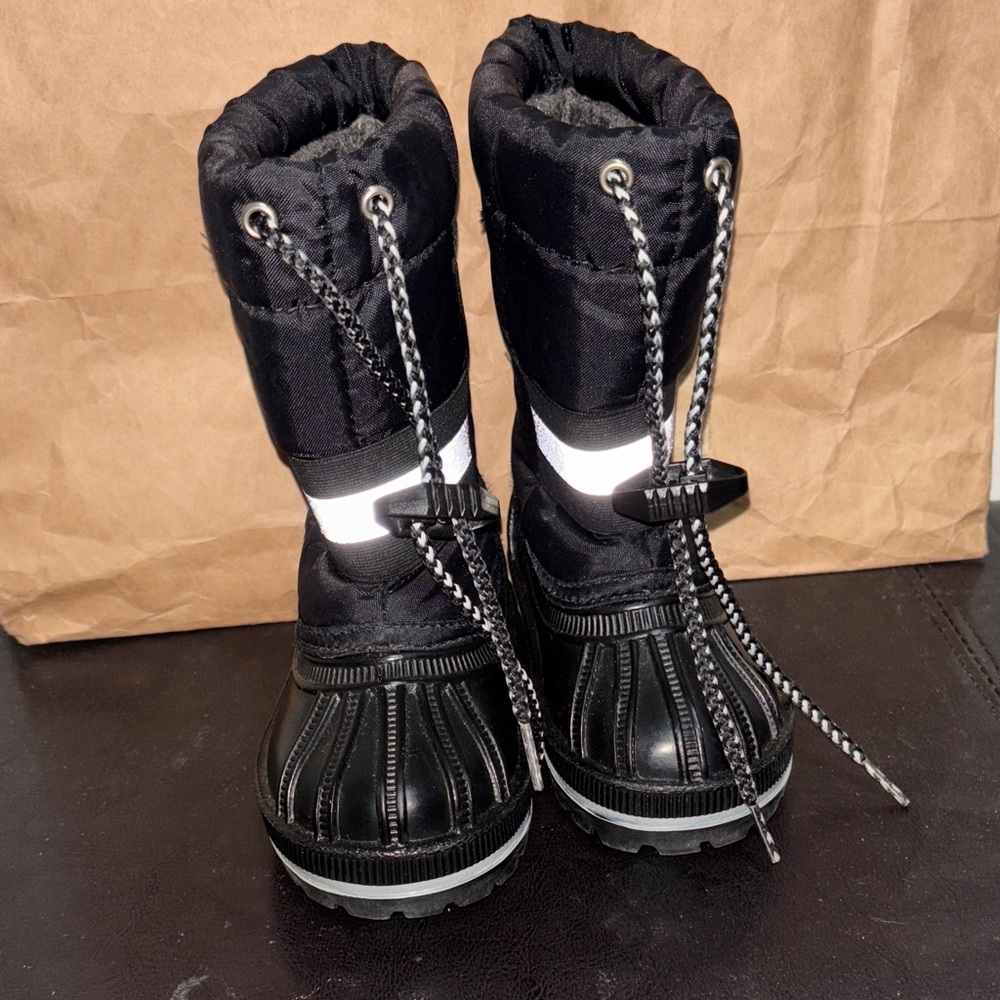 Black Winter Snow Boots with Reflective Stripe